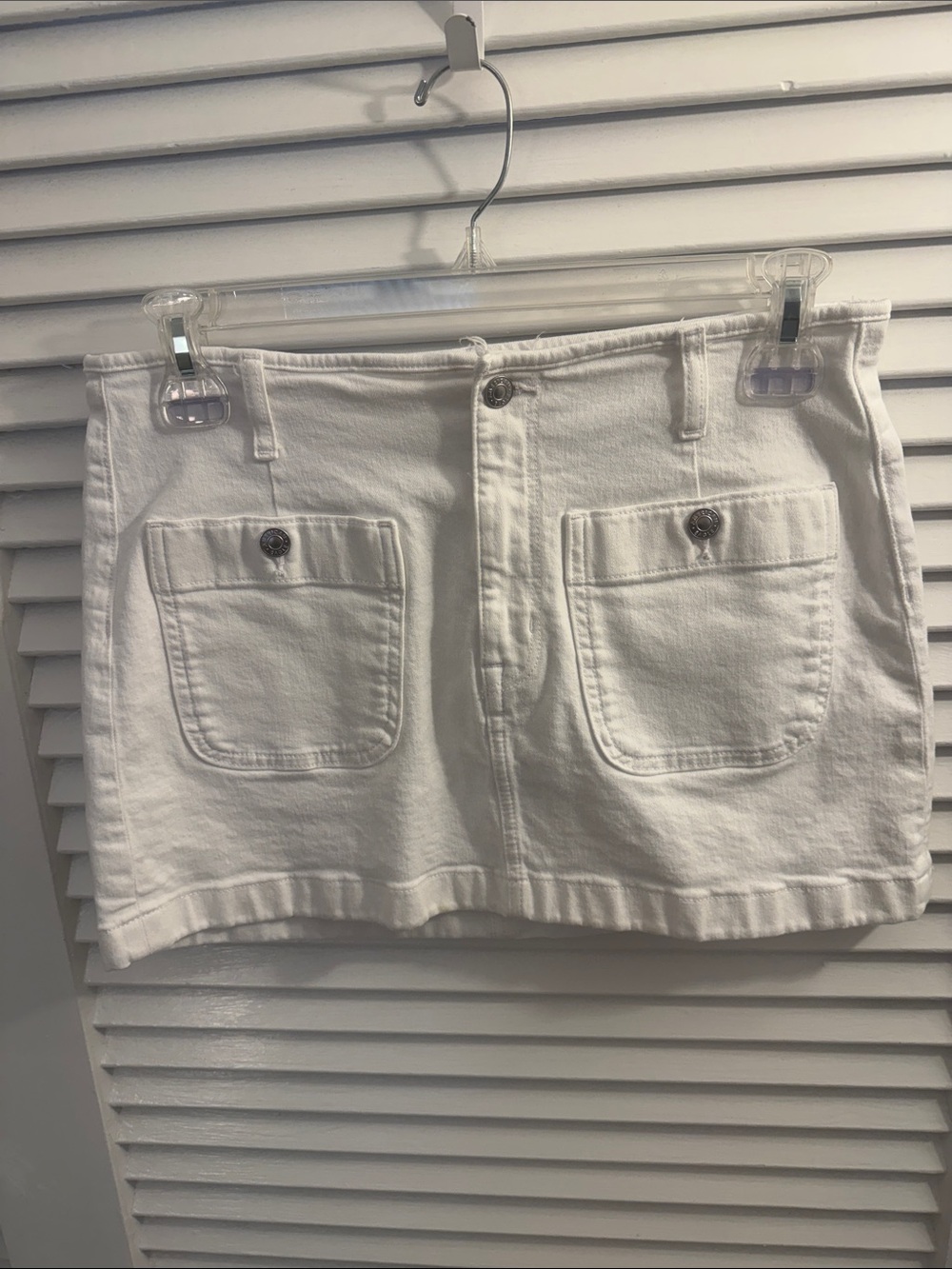 EUC AE Stretch White Low-Rise A-Line Denim Mini Skirt - Size 8